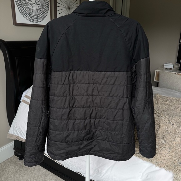 The North Face Puffer Shell Jacket in Gray/Black - Picture 6 of 6